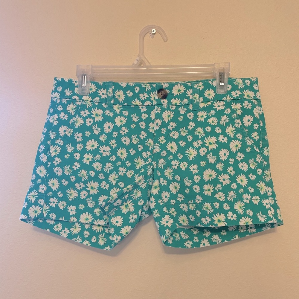 American Eagle Midi Shorts. Size 4. Great Condition.